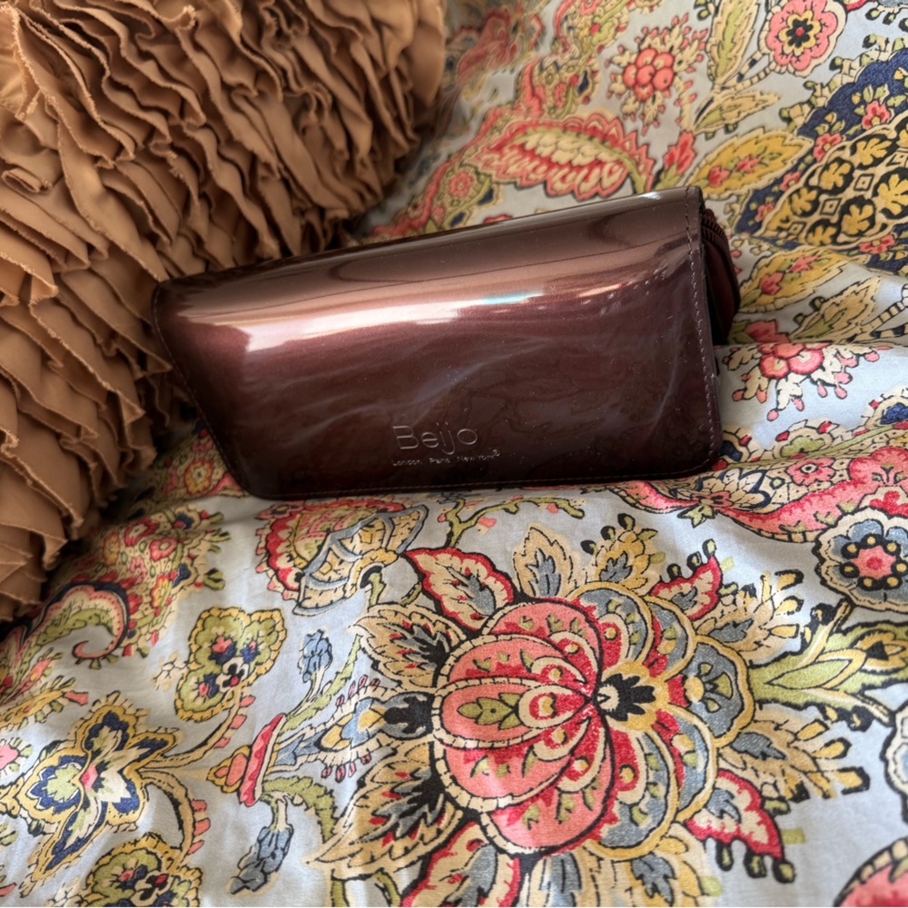 Beautiful Chocolate Beijo Wallet